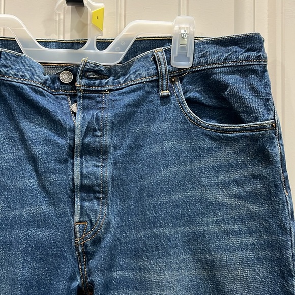 Levi’s 501 Medium Blue Denim Jeans Men’s W 36 L 30 - Picture 2 of 6